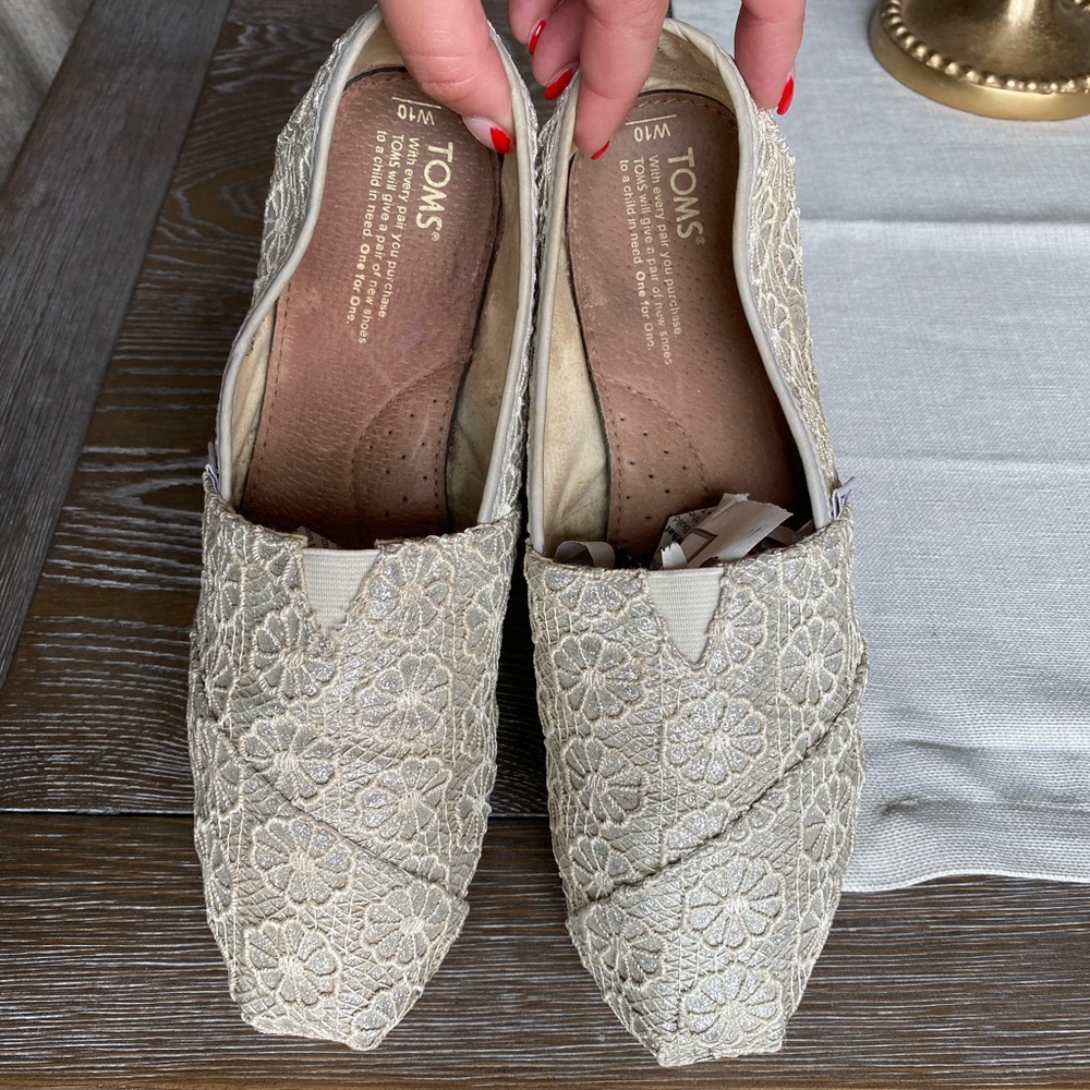 Toms lace slip on shoe